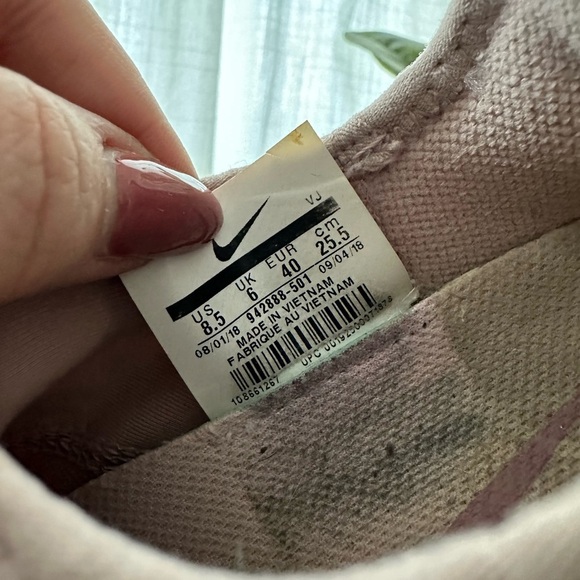 Nike Free TR 8 lilac purple sneakers - size 40 / US 9 - Picture 4 of 4